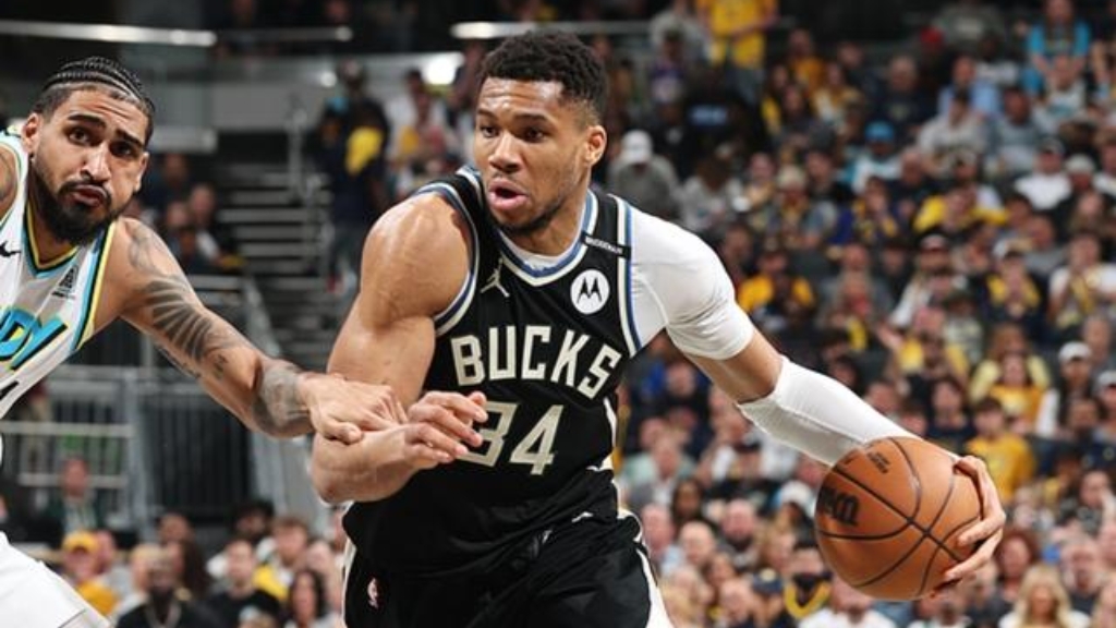 亚博-字母哥重返赛场，刷新纪录首场状态出色，皇家马德里观众沸腾！全场沸腾不已-亚博